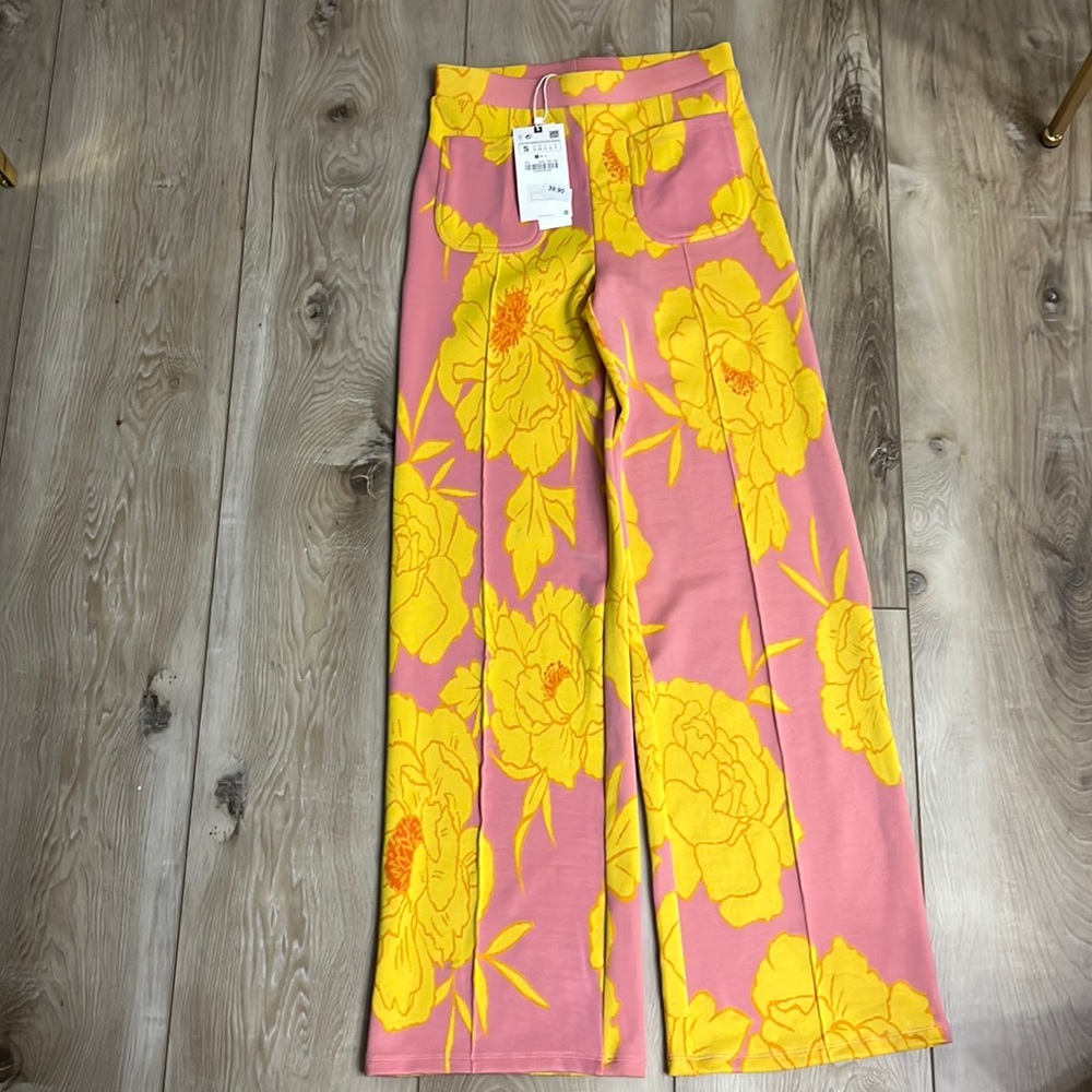Zara Floral Jacquard Knit pants pink and yellow flowers size Small NEW